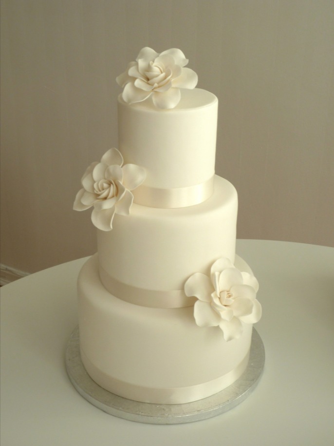 Белые свадебные торты - Бт 19