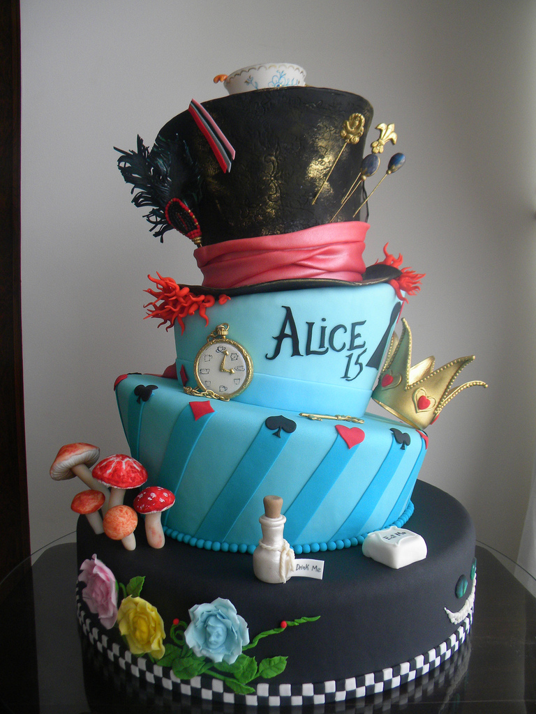 Торт «Алиса в стране чудес» - Алиса9